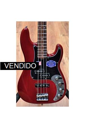 Fender American Deluxe Precision Wine Red Fender American Deluxe Precision Wine Red